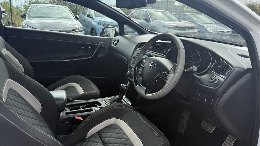 Kia Proceed Hatchback Pro Ceed Red #11
