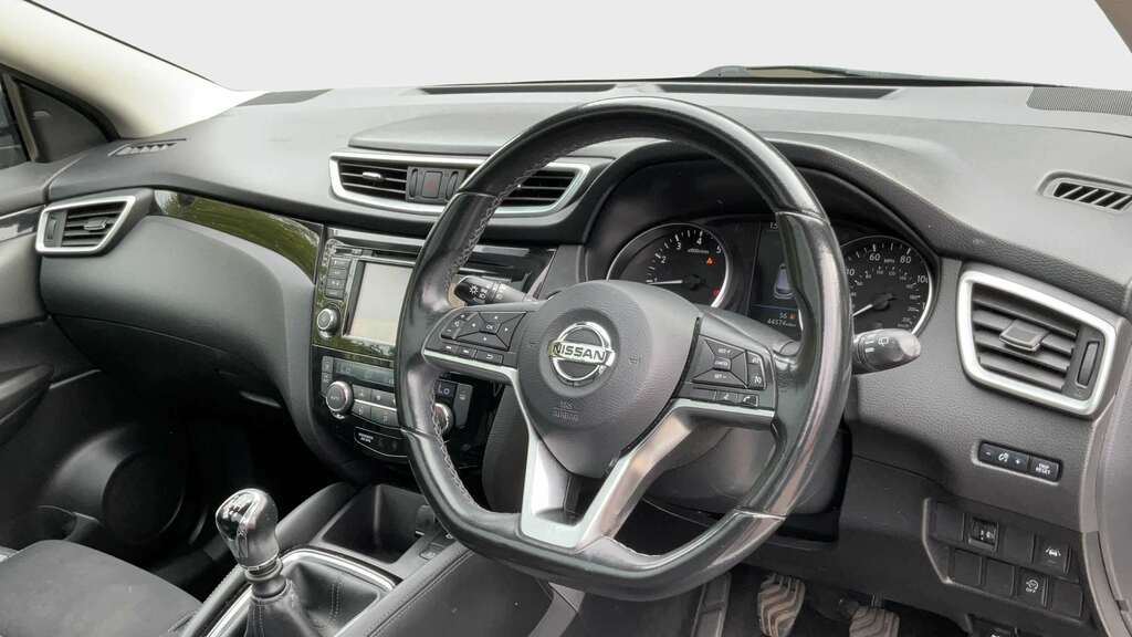 Nissan Qashqai 1.3 Dig-t 160 N-connecta Glass Roof Pack Silver #8