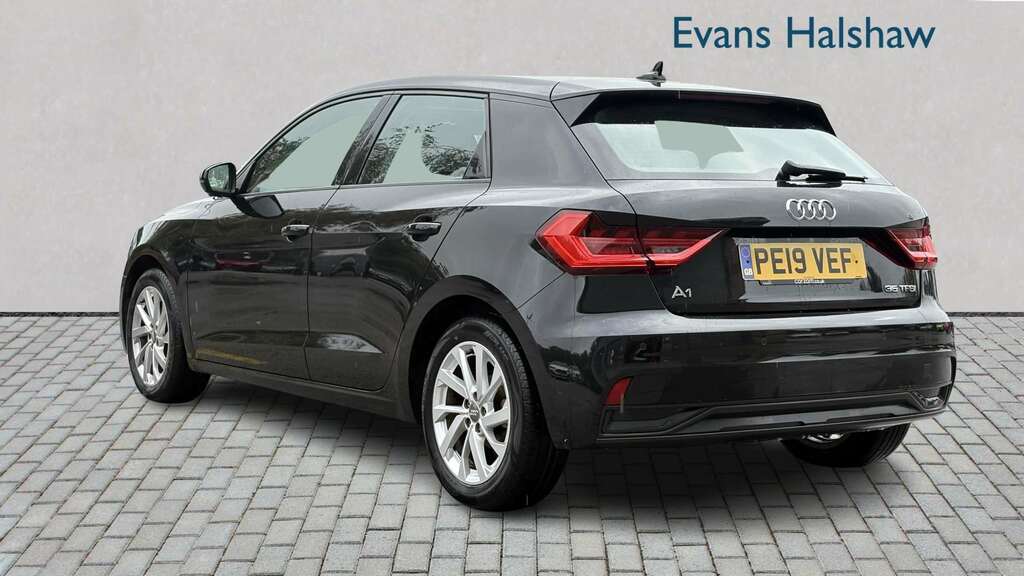 Audi A1 35 Tfsi Sport S Tronic 2019 Black #2