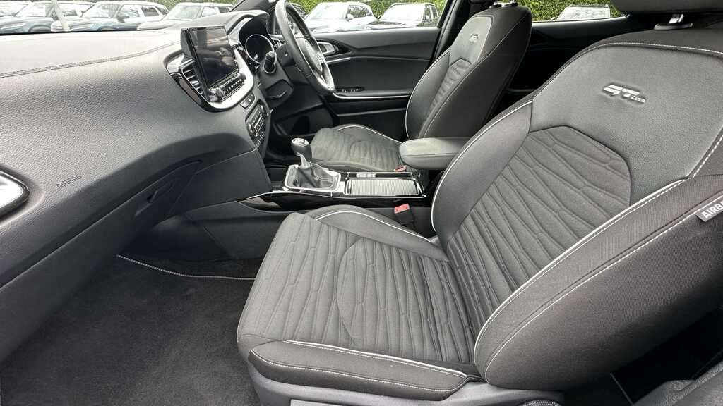 Kia Xceed 3 White #8