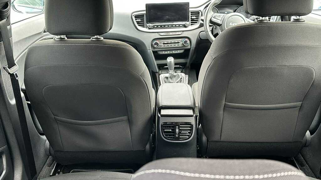 Kia Xceed 3 White #12
