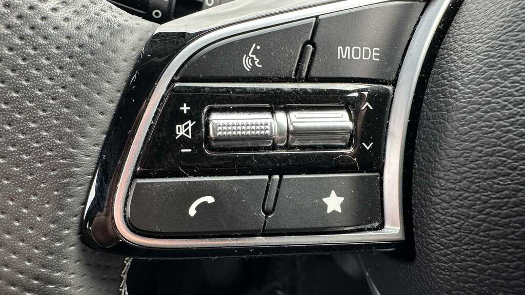 Kia Xceed 3 White #17