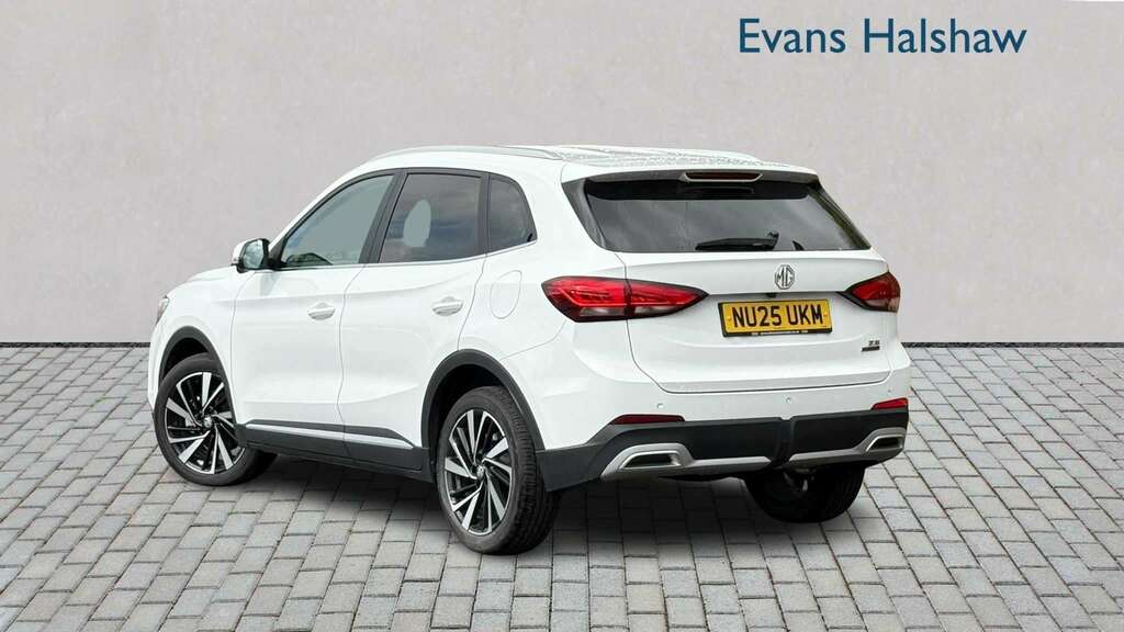 MG ZS 1.5 Hybrid Trophy 2025 White #3