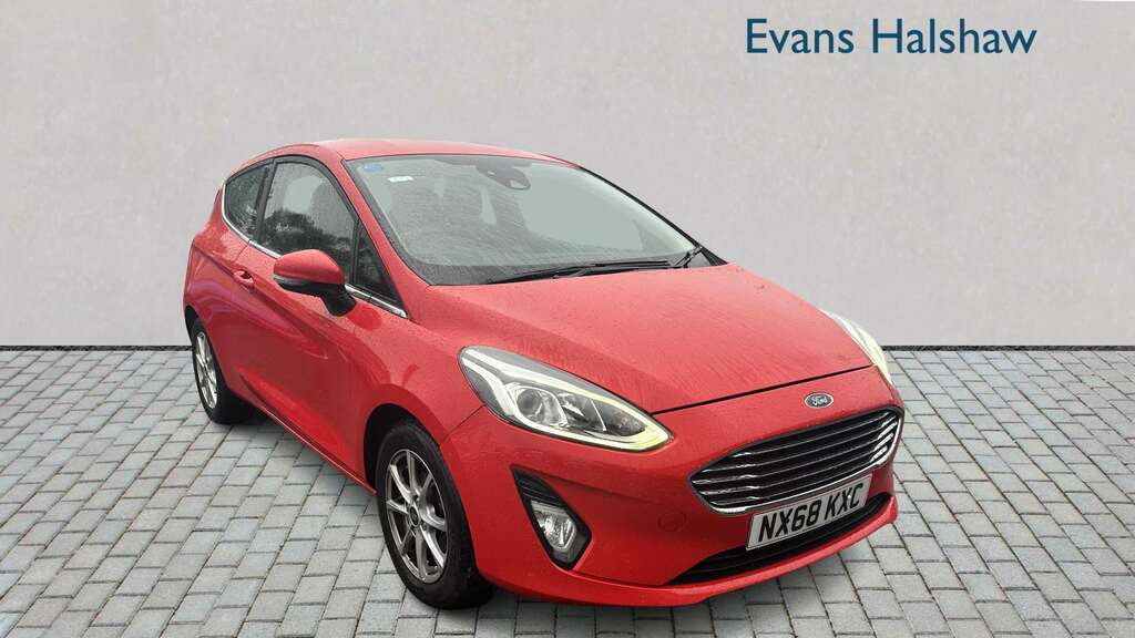 Ford Fiesta 1.1 Zetec 2018 Red