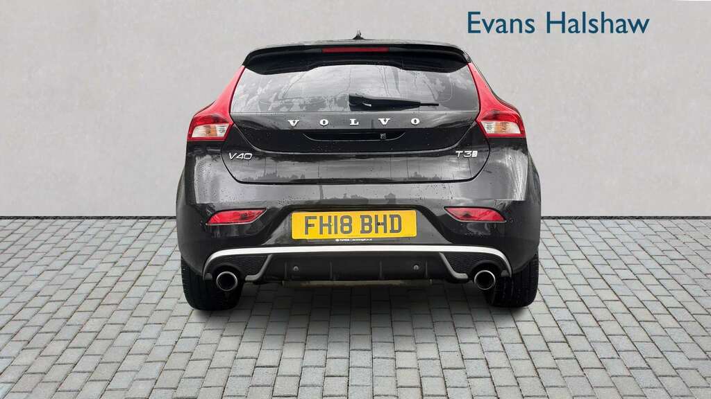 Volvo V40 T3 152 R Design Nav Plus 2018 Black #6