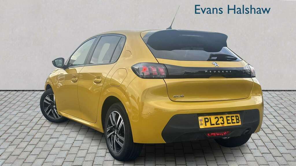 Peugeot 208 1.2 Puretech 100 Active Premium Eat8 2023 Yellow #2