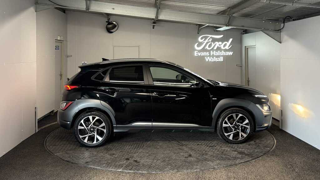 Hyundai Kona 1.0 Tgdi 48V Mhev Premium 2023 Black #4