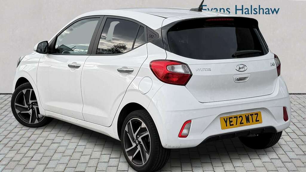 Hyundai I10 1.2 Mpi Premium 2022 White #2
