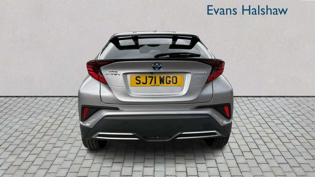 Toyota C-Hr 2.0 Hybrid Excel Cvt 2021 Silver #4