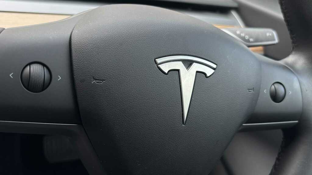 Tesla Model 3 Saloon Grey #14
