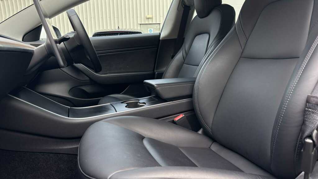 Tesla Model 3 Saloon Grey #9