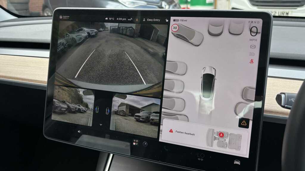 Tesla Model 3 Saloon Grey #15