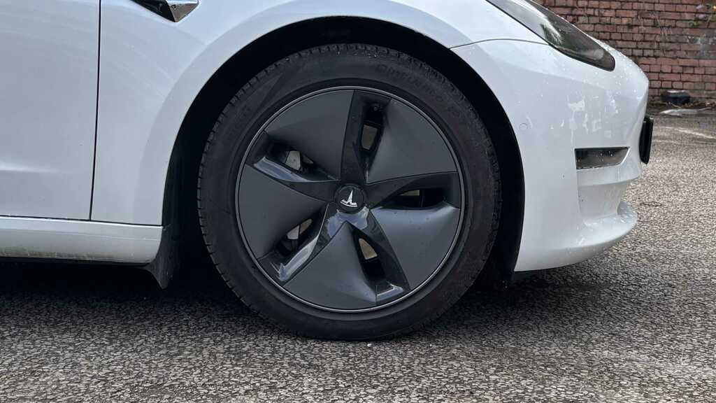 Tesla Model 3 Saloon Grey #7