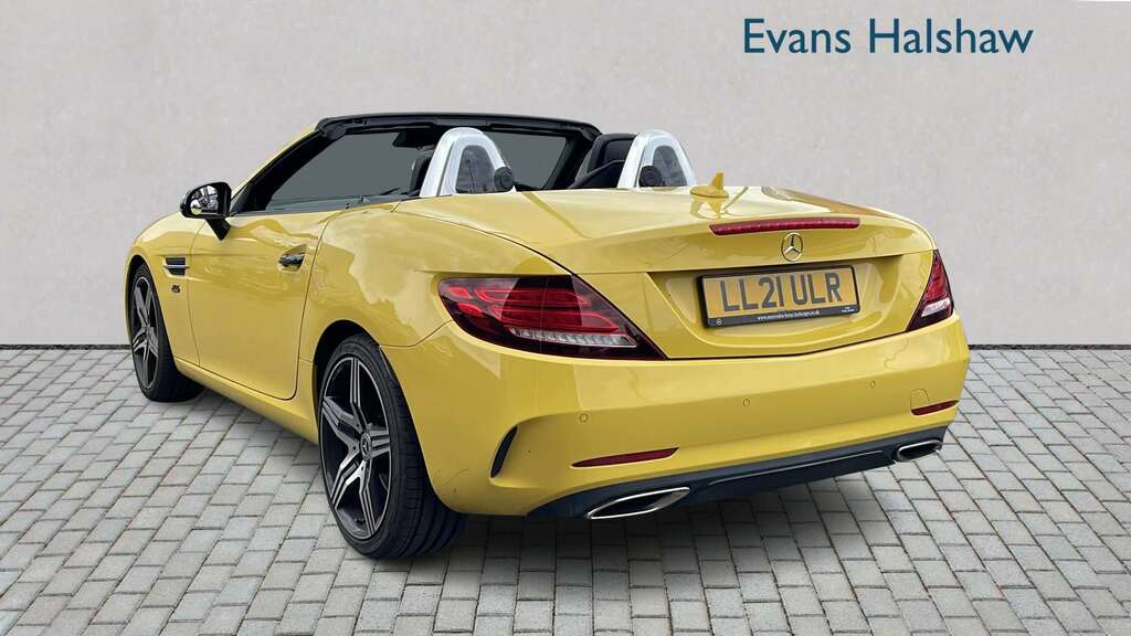 Mercedes-Benz SLC 200 Final Edition Premium 2021 Yellow #2