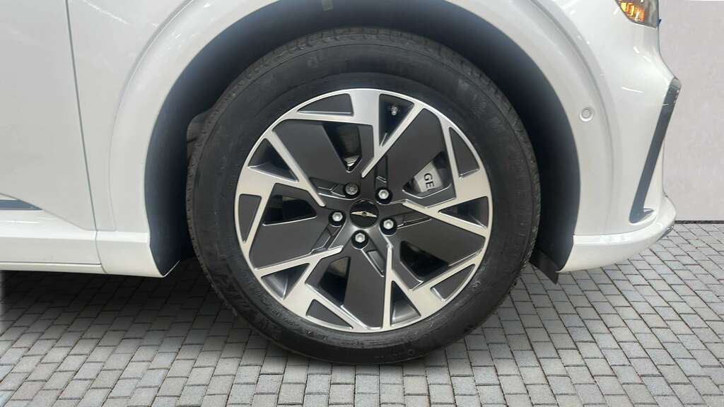 Genesis GV60 168Kw Pure 84Kwh 2025 White #6