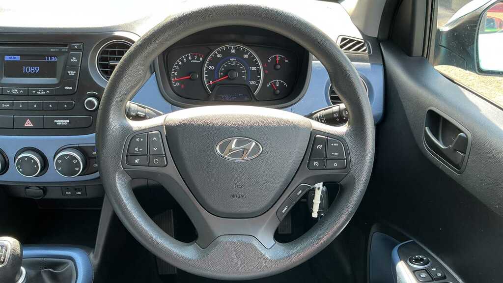 Hyundai I10 Hatchback White #10