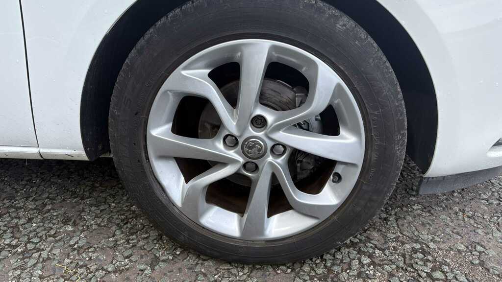 Vauxhall Corsa 1.4 75 Sri Red #10