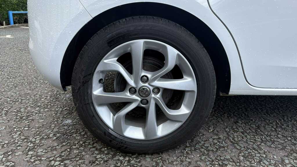 Vauxhall Corsa 1.4 75 Sri Red #9