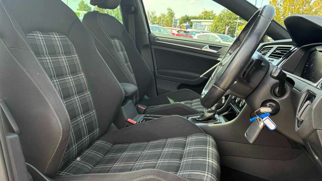 Volkswagen Golf Hatchback Red #9