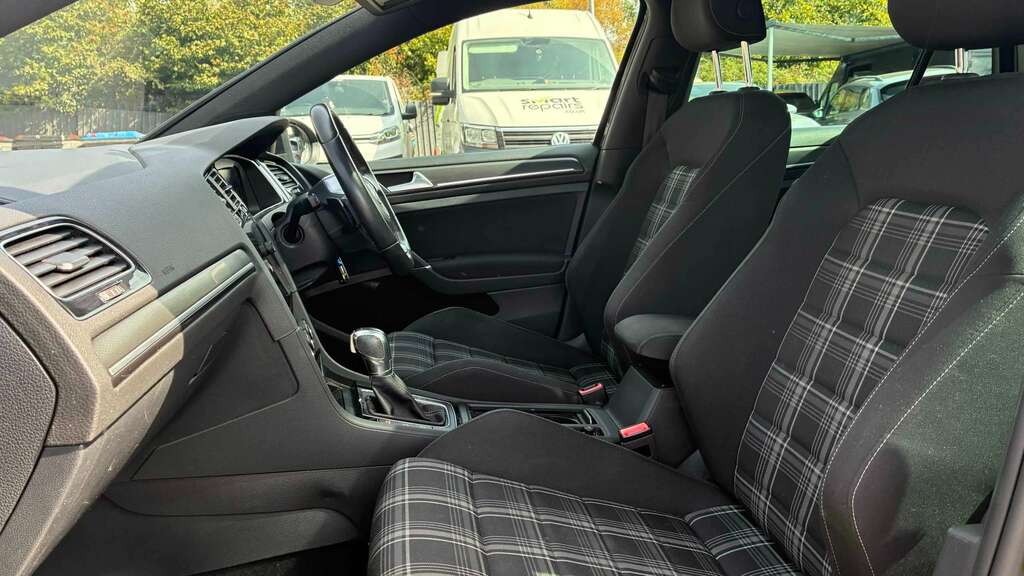 Volkswagen Golf Hatchback Red #11