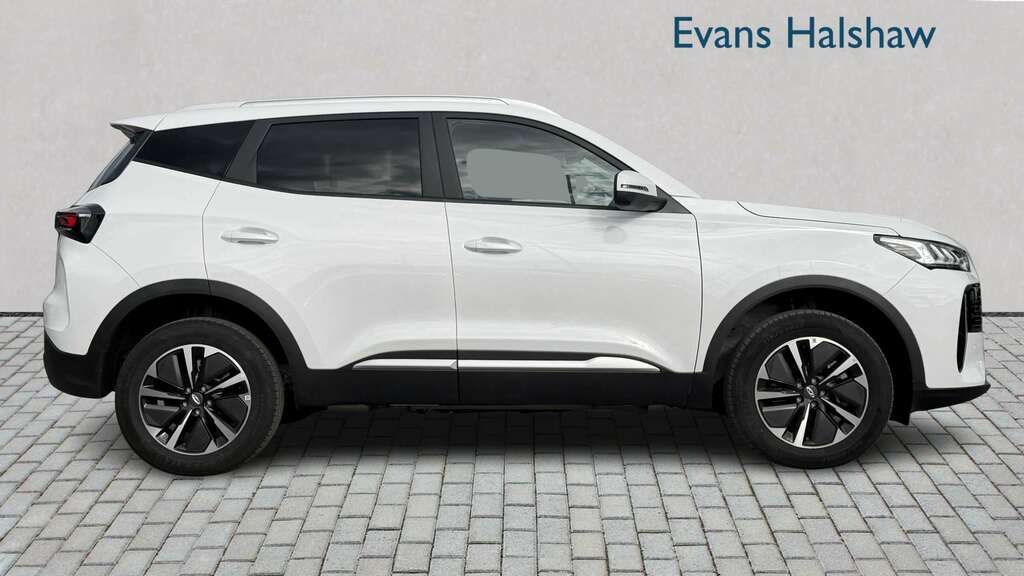 Chery Tiggo 4 1.5 Hybrid Summit Dht 2026 White #3