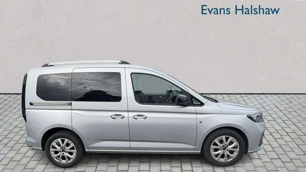Ford Tourneo Connect 2.0 Ecoblue Titanium 2025 Silver #3