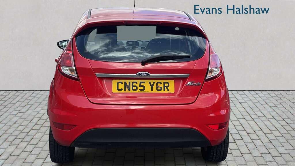 Ford Fiesta Studio Red #4
