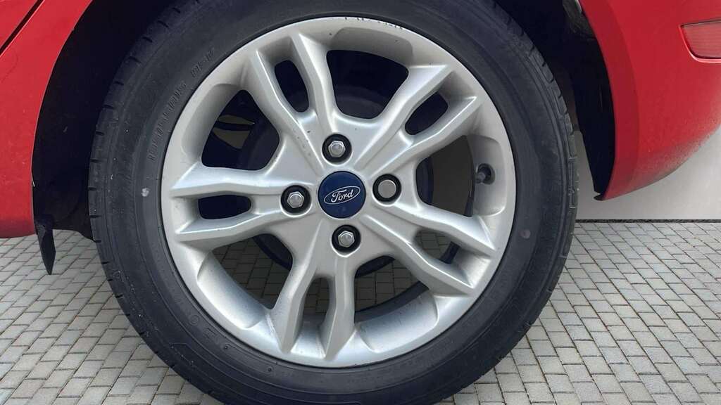 Ford Fiesta Studio Red #6