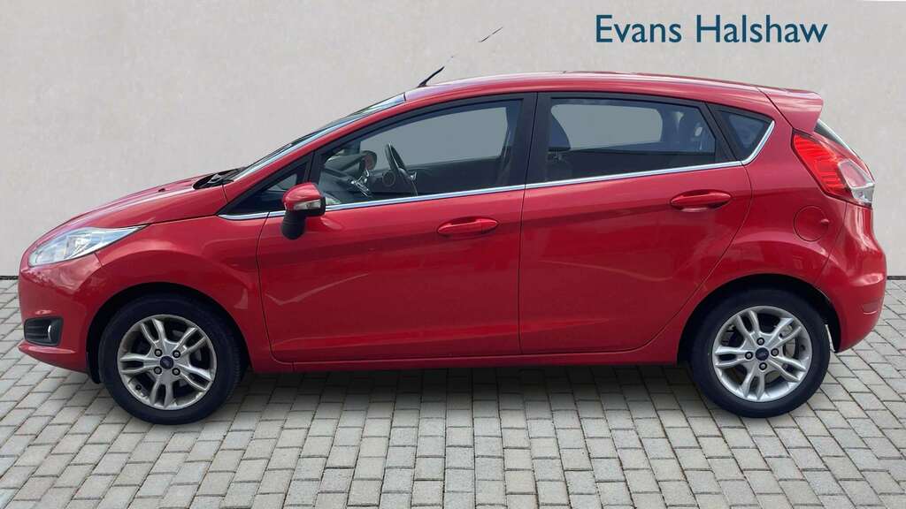 Ford Fiesta Studio Red #5