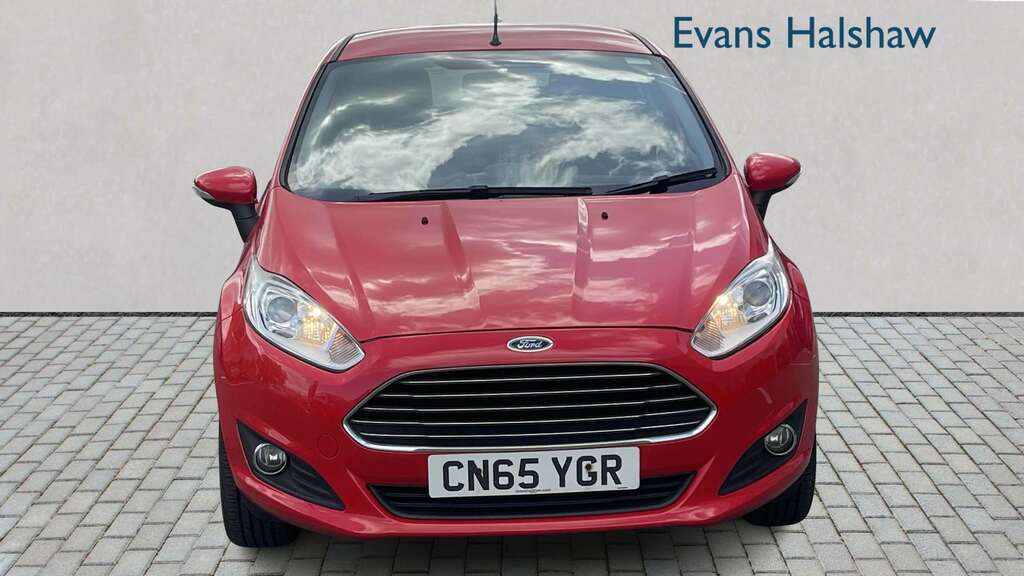 Ford Fiesta Studio Red #3
