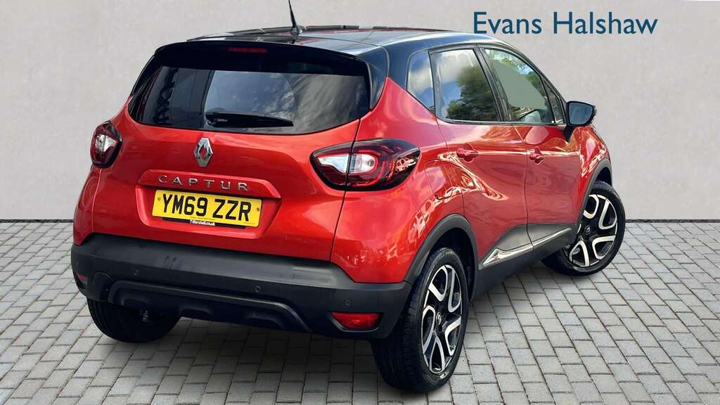 Renault Captur 0.9 Tce 90 Iconic 2020 Red #2