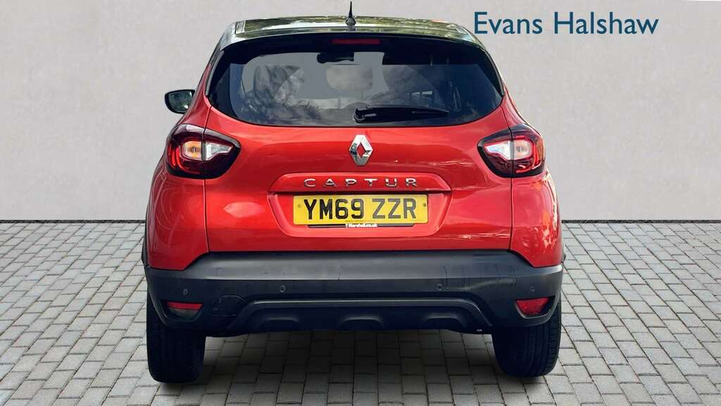 Renault Captur 0.9 Tce 90 Iconic 2020 Red #4
