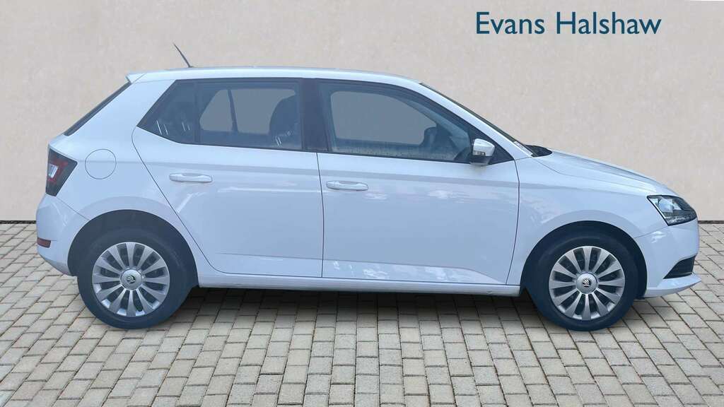 Skoda Fabia 1.0 Mpi S 2019 White #4