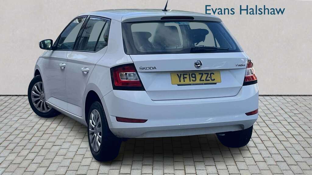 Skoda Fabia 1.0 Mpi S 2019 White #2