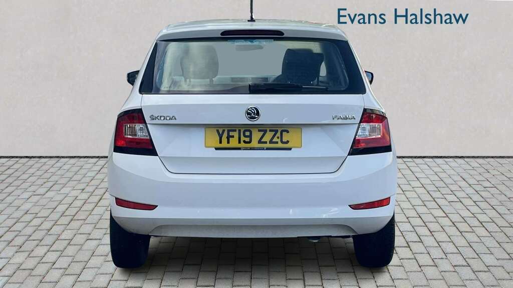 Skoda Fabia 1.0 Mpi S 2019 White #5