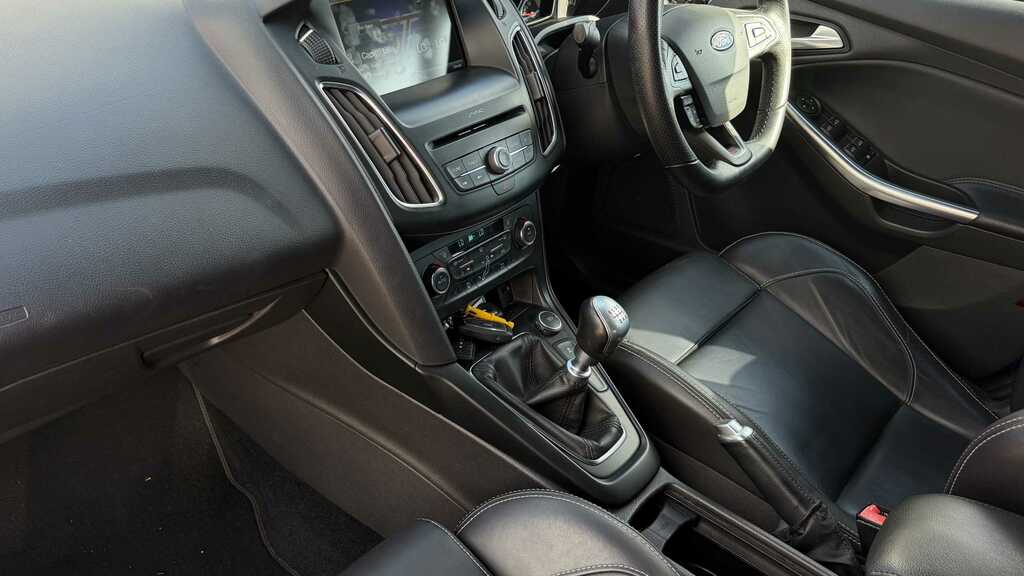 Ford Focus  Black #15