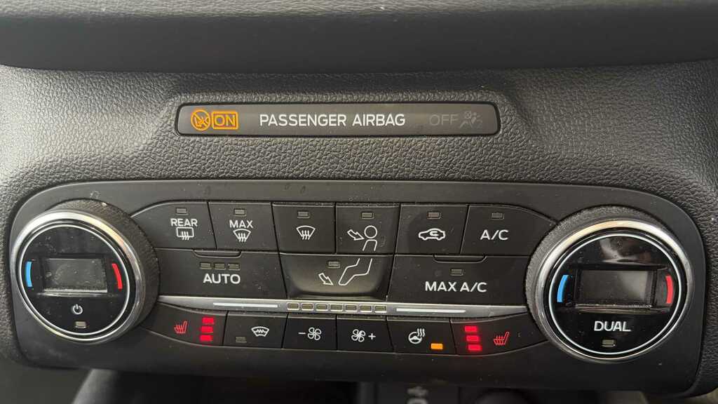 Ford Focus Titanium Edition Black #13