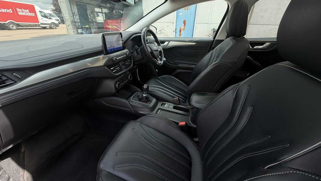 Ford Focus Titanium Edition Black #7