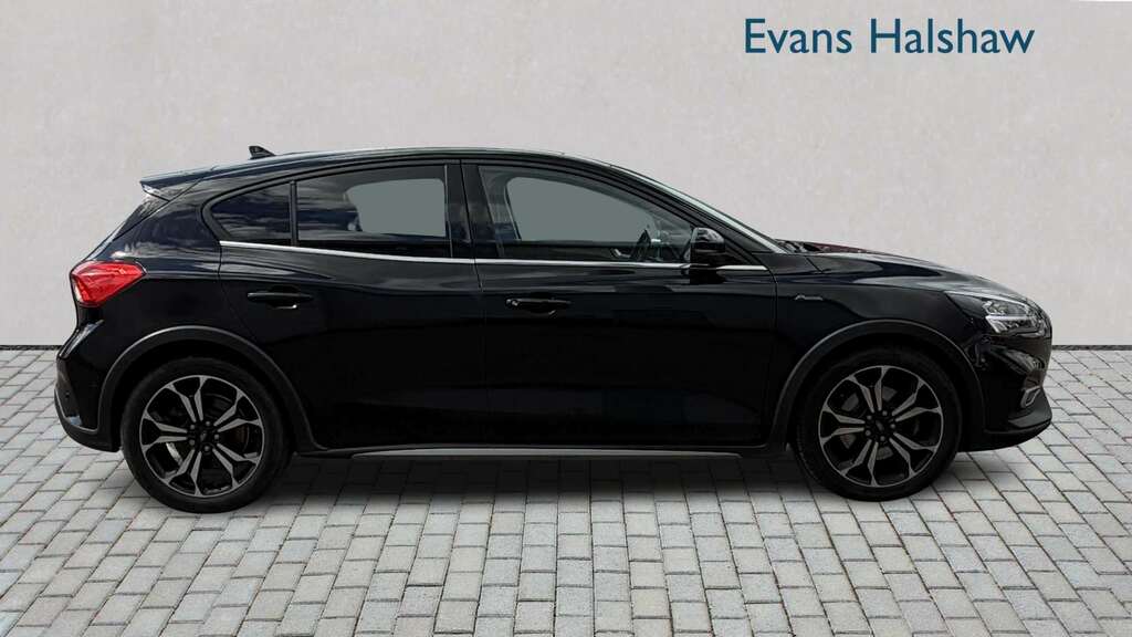 Ford Focus 1.0 Ecoboost 125 Active X 2021 Black #4