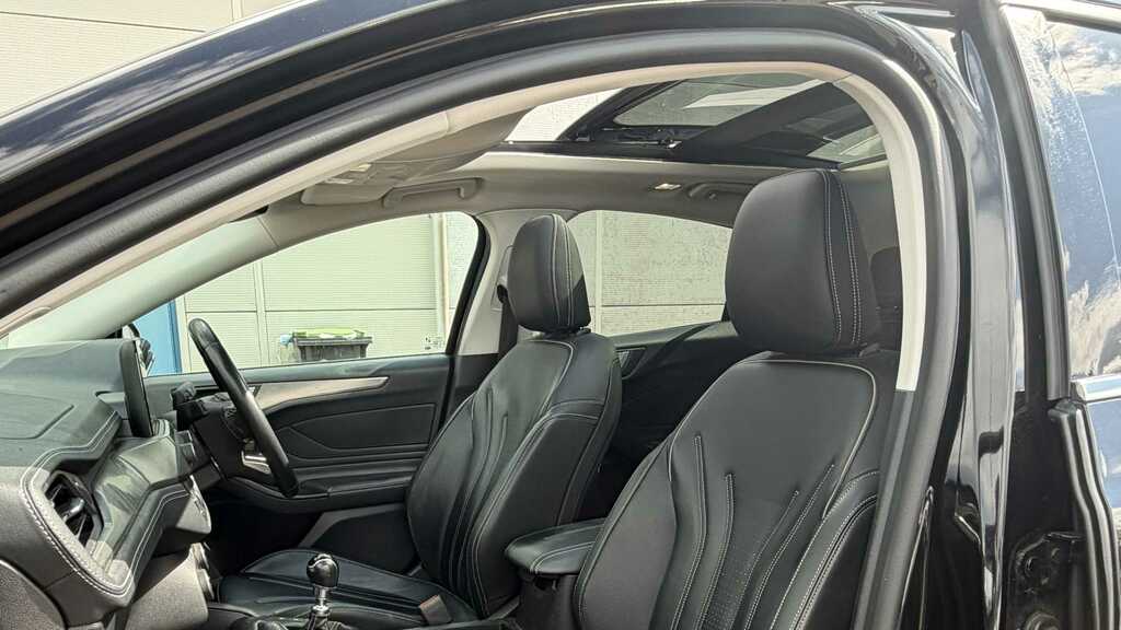 Ford Focus Titanium Edition Black #17