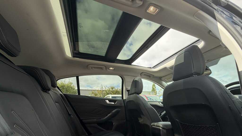 Ford Focus Titanium Edition Black #15