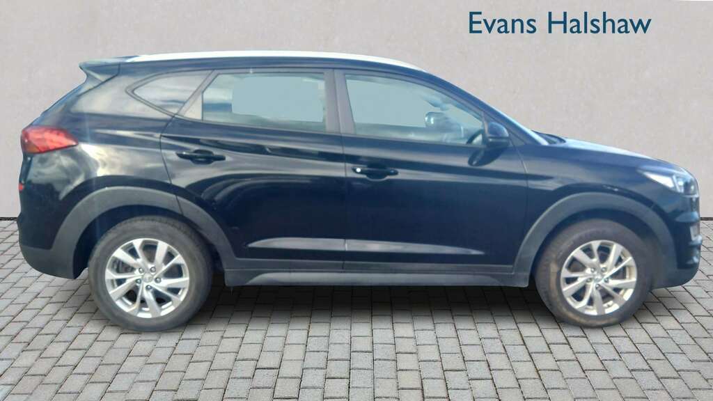 Hyundai Tucson 1.6 Gdi Se Nav 2Wd 2019 Black #3