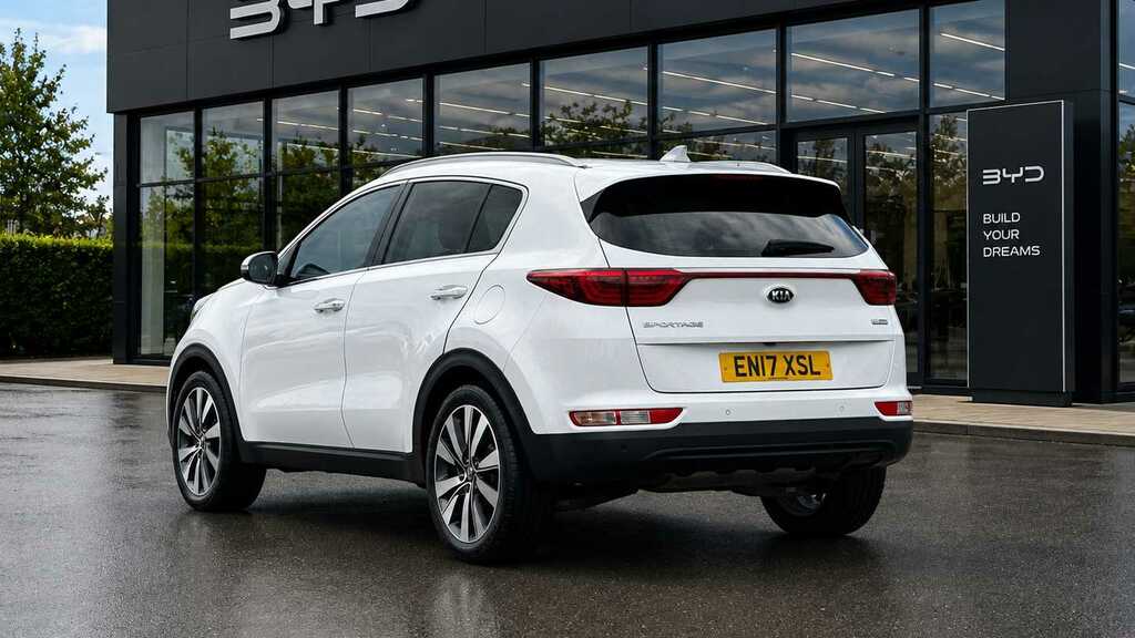 Kia Sportage 1.7 Crdi Isg 3 Dct Panoramic Roof 2017 White #2