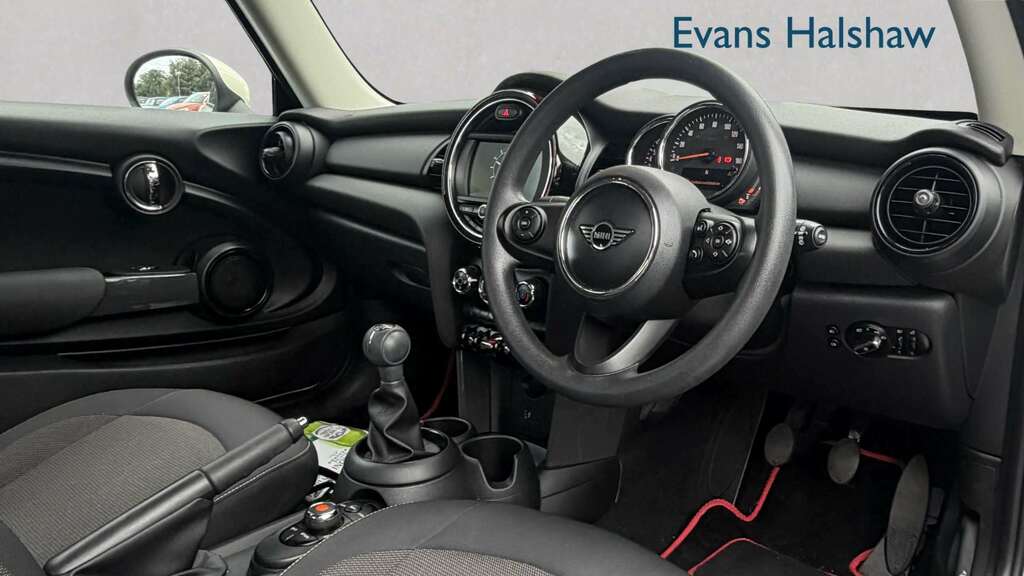 Mini Hatch 1.5 One Classic II 2019 White #5