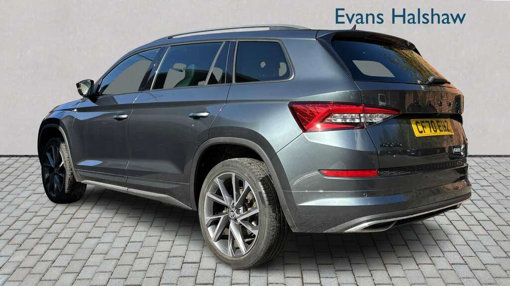 Skoda Kodiaq 2.0 Tdi 200 Sport Line 4X4 Dsg 7 Seat 2021 Grey #2