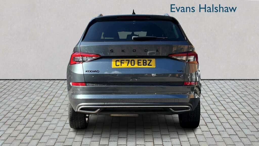 Skoda Kodiaq 2.0 Tdi 200 Sport Line 4X4 Dsg 7 Seat 2021 Grey #5