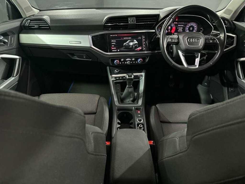 Audi Q3 2L Sport SH69ORK White #3
