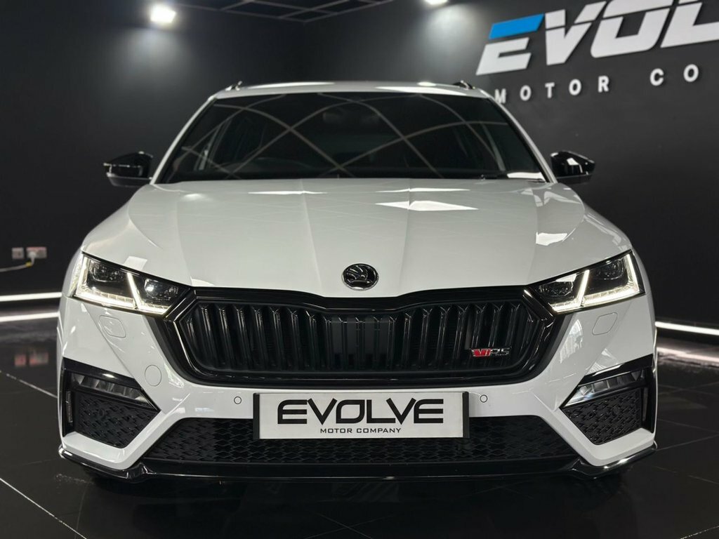 Skoda Octavia 2L Vrs SD72UME White #4