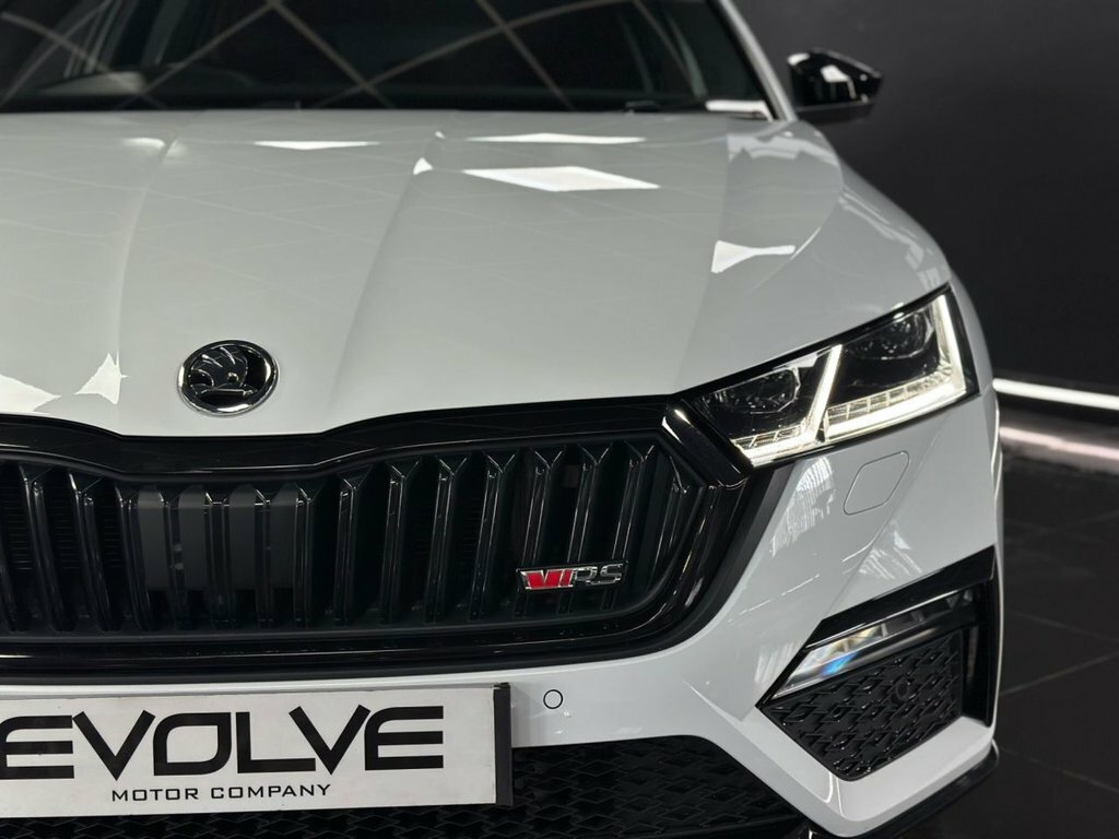 Skoda Octavia 2L Vrs SD72UME White #6
