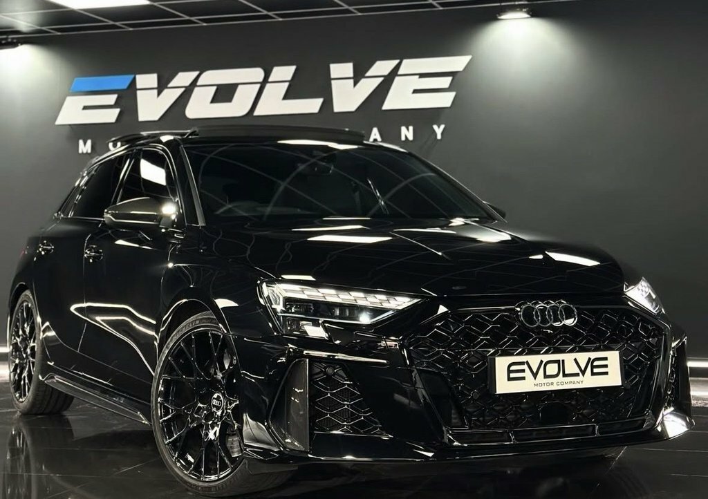 Audi RS3 2.5L Carbon Vorsprung Black